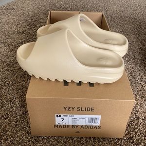 Yeezy Slides Adults